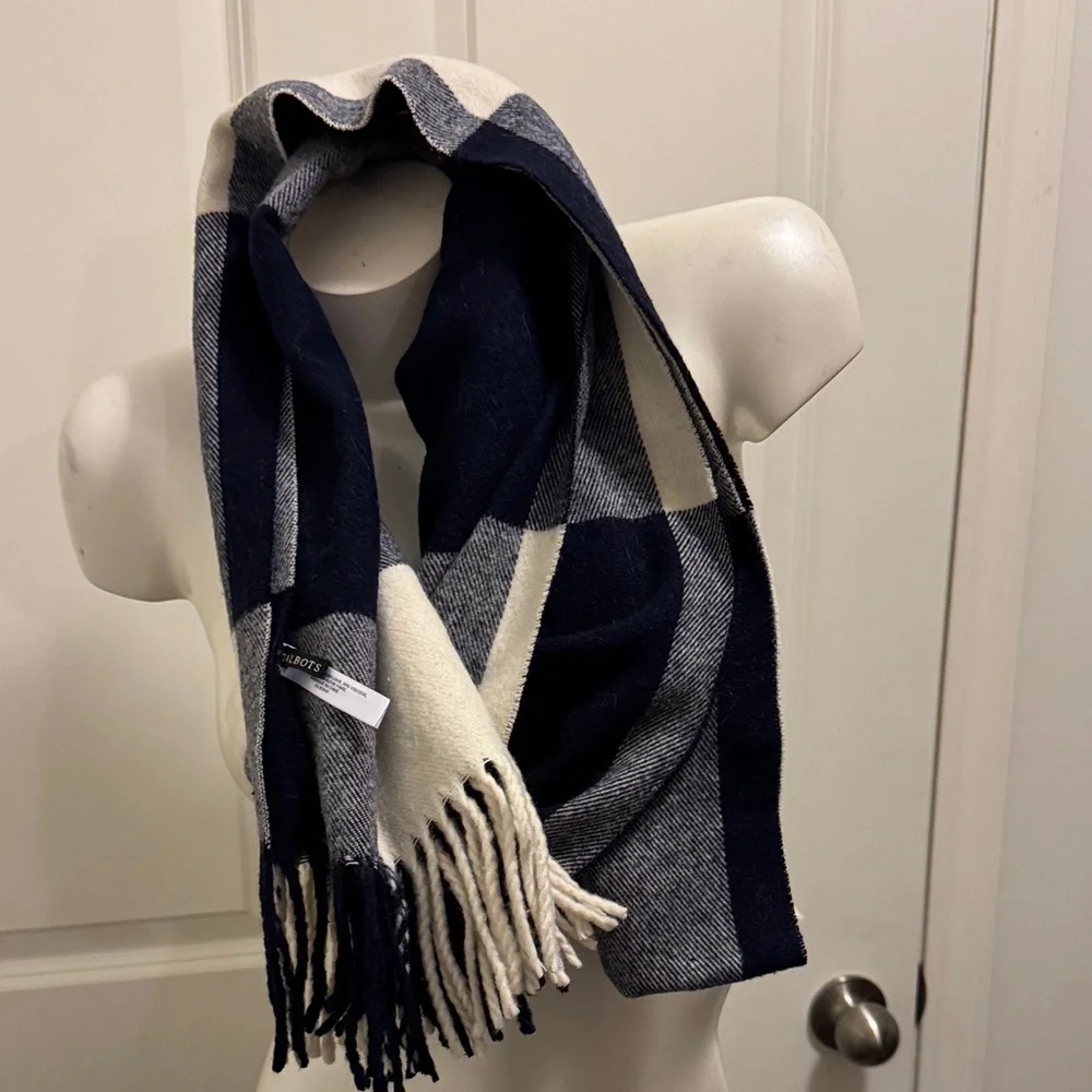 Talbots Navy and Cream Plaid Scarf